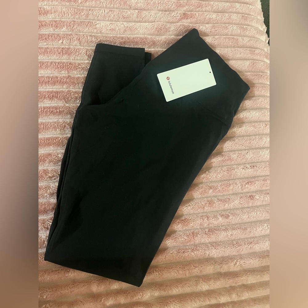 lululemon athletica women's  Black Performance leggings  nwt